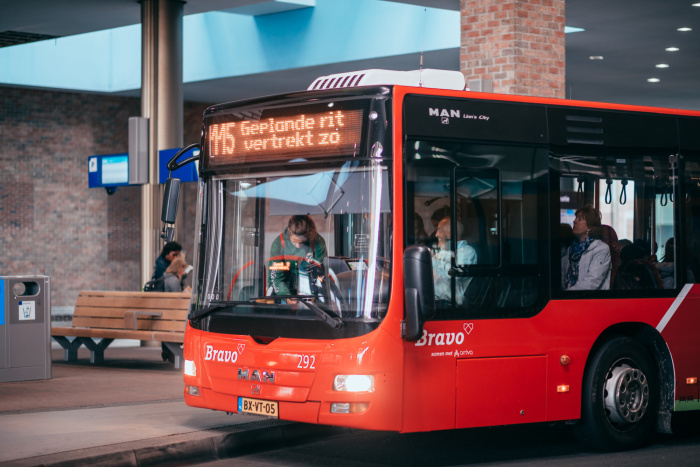 Een bus op station Breda